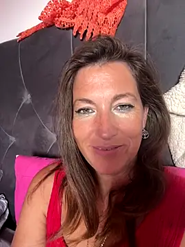 Snapshot of Lwhite1 chatting on September 9, 4:07 pm Lwhite1 online show from September 9, 4:07 pm