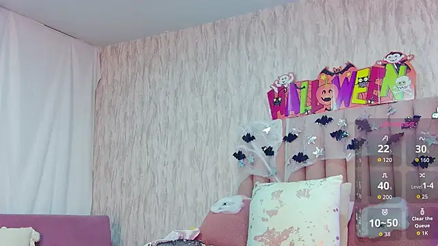 Snapshot of emily_parkerr chatting on October 11, 6:10 pm emily parkerr online show from October 11, 6:10 pm