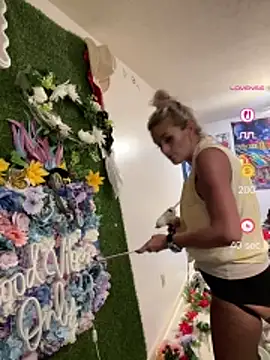 vixendoll87 online show from April 29, 2:48 am