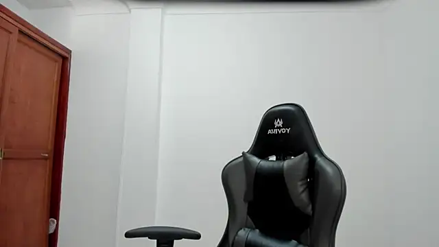 Tammy-Bliss online show from January 17, 9:33 pm