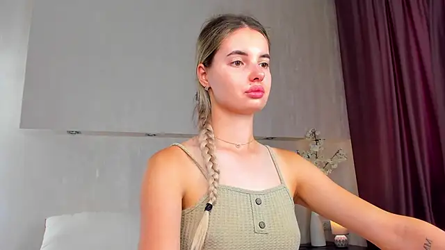 Erika Carpenter online show from June 30, 11:59 pm