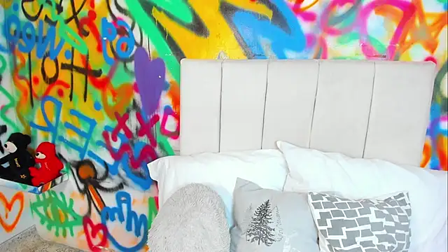 Liana Bernocchi online show from February 18, 8:19 pm