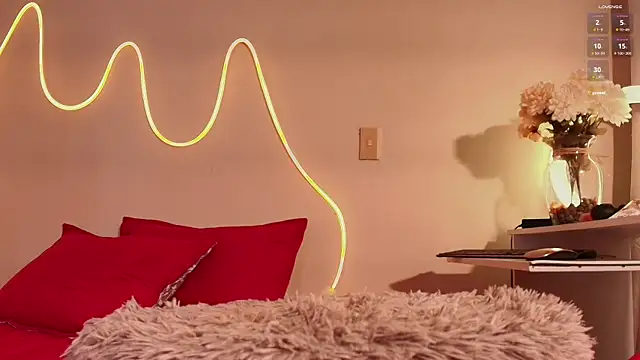 shanakendal2 online show from November 12, 2:15 pm