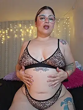 Juliietha servas online show from March 7, 11:45 pm