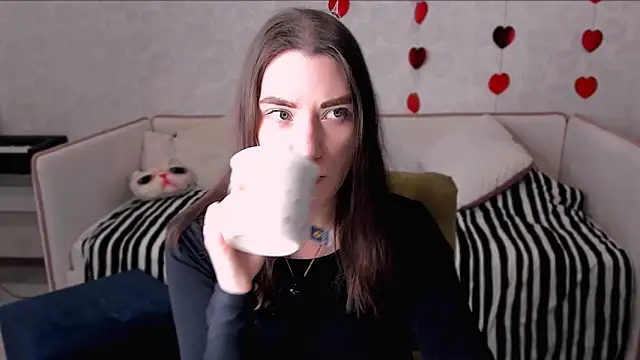 pussyhome2407 online show from February 5, 10:46 pm