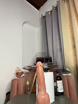 emiss  online show from March 5, 4:14 pm