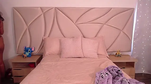 ValleryC online show from December 3, 9:17 pm