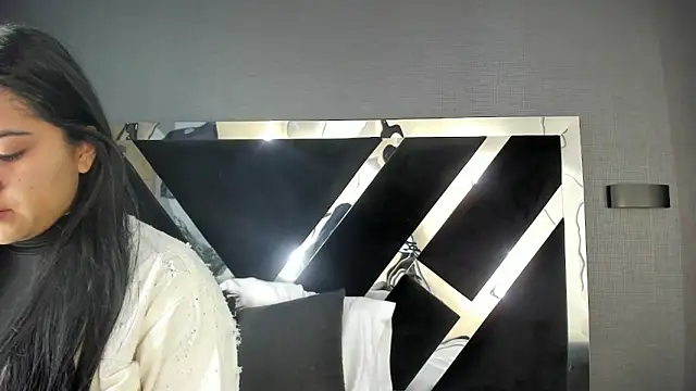 PaulinaDuarte online show from April 18, 11:45 am