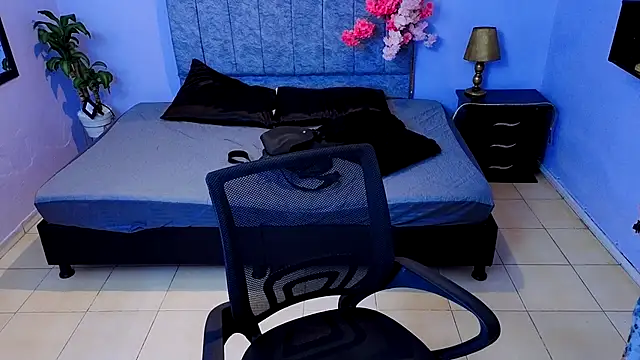 Lana stone  online show from October 2, 3:44 am