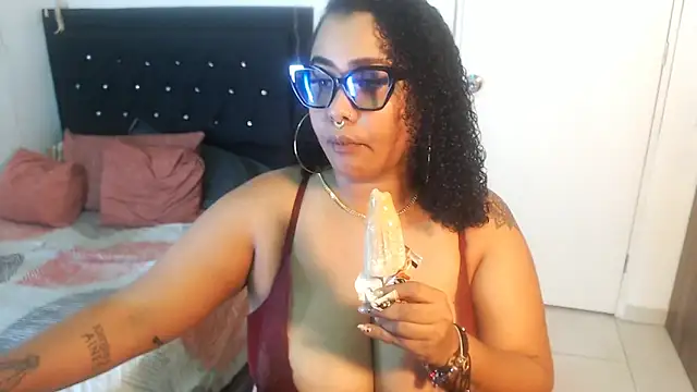 Snapshot of ebony_Exotica chatting on September 26, 8:17 pm ebony Exotica online show from September 26, 8:17 pm