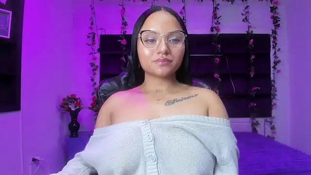 sweelanna   online show from April 9, 1:30 am