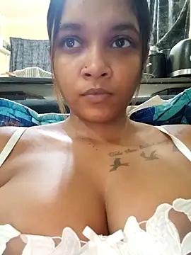 Indianqueen03 online show from December 4, 5:35 pm