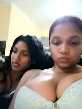 Snapshot of Indianqueen03 chatting on October 23, 7:20 pm Indianqueen03 online show from October 23, 7:20 pm