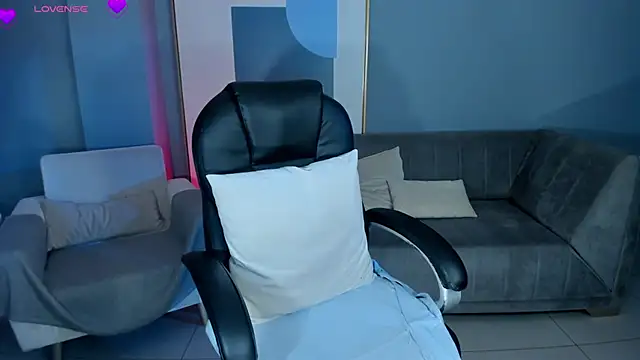 AlessaRomero online show from February 18, 8:30 pm