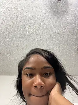 skylarrylee online show from November 3, 7:45 am