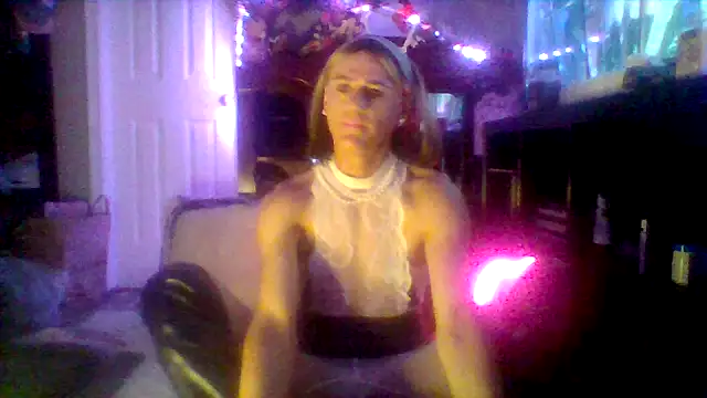 Snapshot of JessicaFitney chatting on September 28, 4:30 am JessicaFitney online show from September 28, 4:30 am