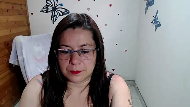 lilisa777 online show from April 21, 9:44 pm