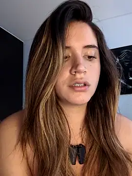 maliciaworld online show from April 5, 5:56 pm