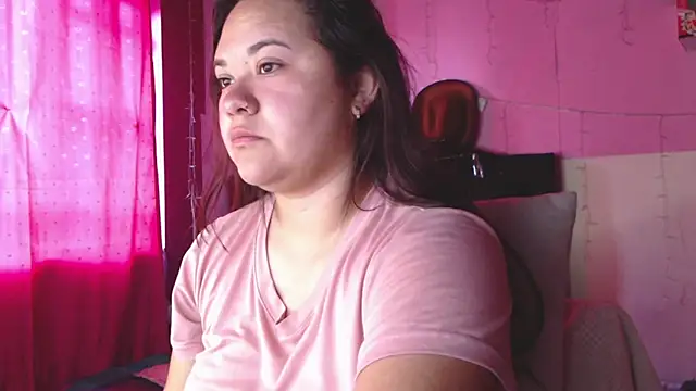 NikkiRous  online show from April 16, 12:49 pm