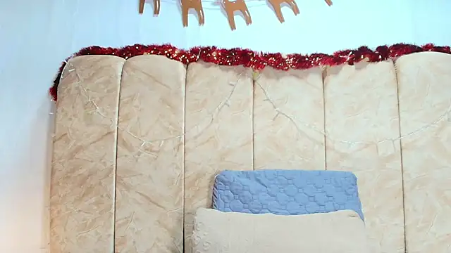 Zoe Curvy online show from December 3, 1:13 pm