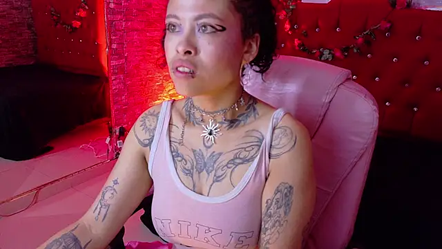 miahernadez303av online show from May 29, 1:36 am
