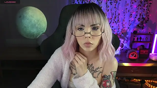 Kerry Kirk online show from April 14, 10:54 pm