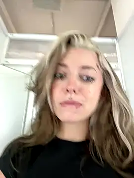 LoraaDoll online show from January 7, 5:55 am