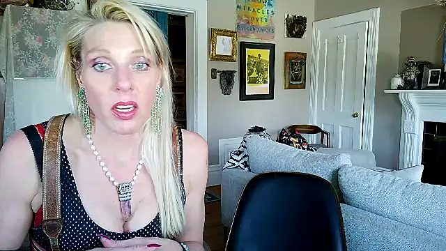 Glamazonx online show from April 20, 7:39 pm