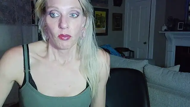 Glamazonx online show from April 22, 1:46 am