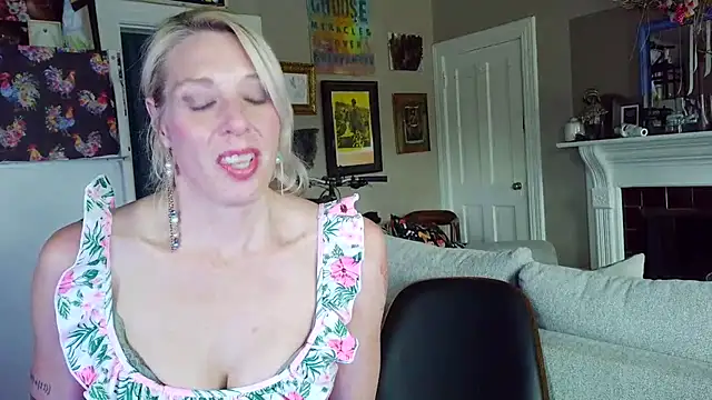 Glamazonx online show from April 26, 11:02 pm