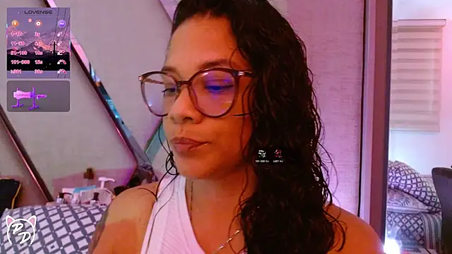 paula daniela1 online show from July 14, 9:30 pm