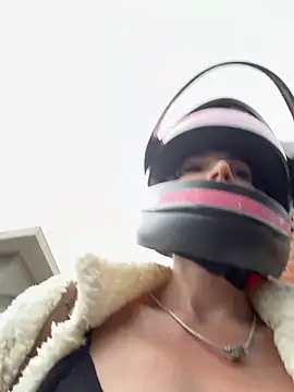 Irresistible24 online show from February 13, 7:48 pm