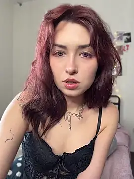 Evangeline Lawrence  online show from April 17, 11:01 am