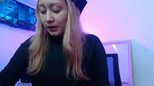 KorayRoussel online show from February 28, 3:11 pm