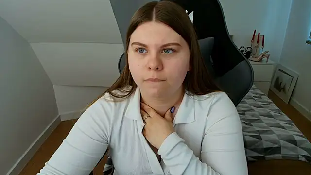 AbbyPleasure online show from April 13, 11:00 am