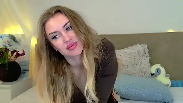 LuisaSin online show from March 9, 7:44 am