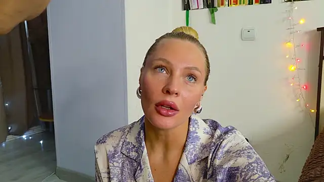 Hotel  California online show from January 10, 9:47 am