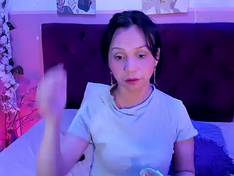 candysmitxxx online show from March 7, 1:45 am