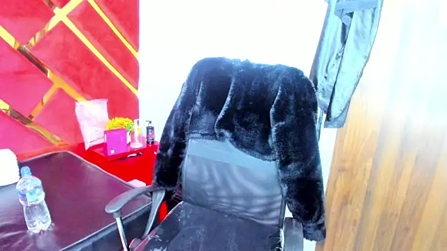 Sweet Annyy online show from June 3, 1:23 pm
