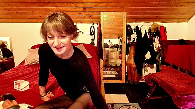 Hot Colettte online show from February 16, 11:26 pm