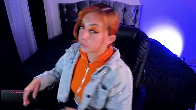 Violetaarey online show from February 14, 11:18 pm