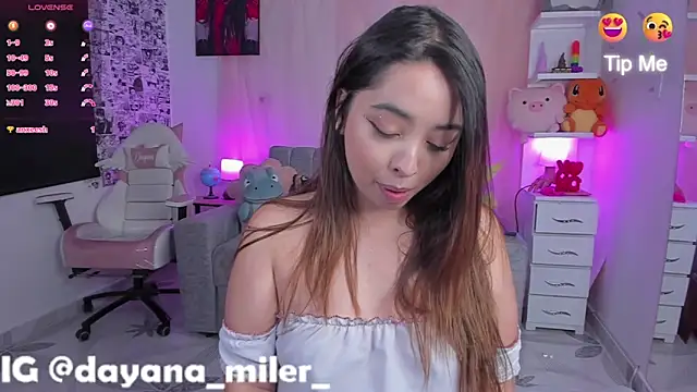 Snapshot of _dayana_miler chatting on October 21, 4:11 pm dayana miler online show from October 21, 4:11 pm