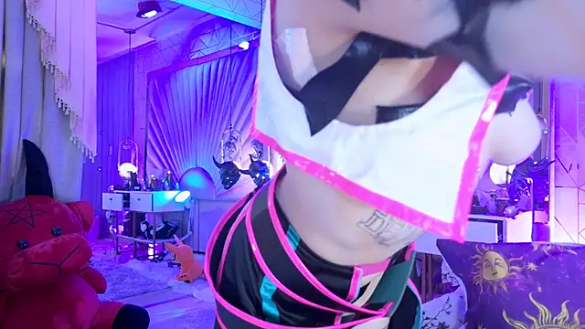 zephirahabney online show from February 8, 4:22 pm