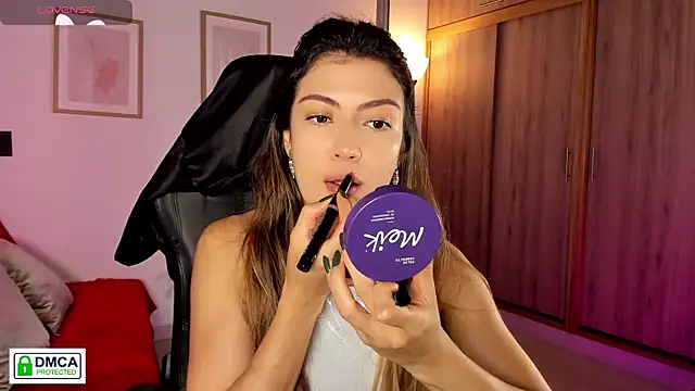 Lilabril online show from April 8, 3:03 pm