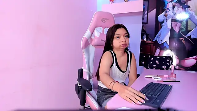 CharlotteMuller online show from April 19, 8:11 pm