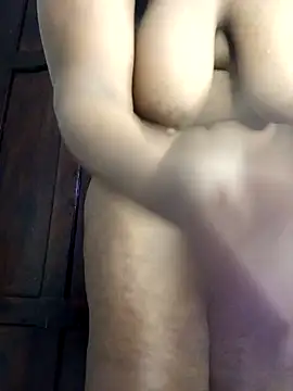 queennapal online show from November 25, 7:10 am