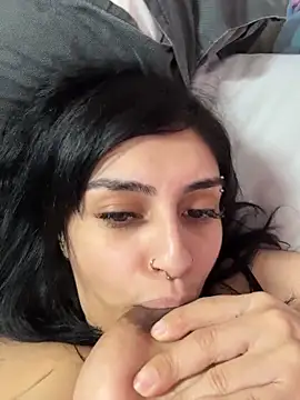 ThickerThanYoBitch online show from December 17, 5:17 pm