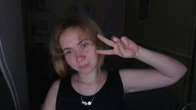 Riley Roo online show from May 24, 5:12 pm