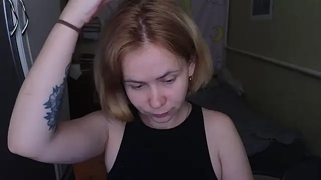 Riley Roo online show from May 19, 9:49 am