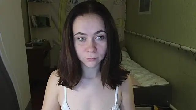 Riley Roo online show from October 4, 4:00 pm